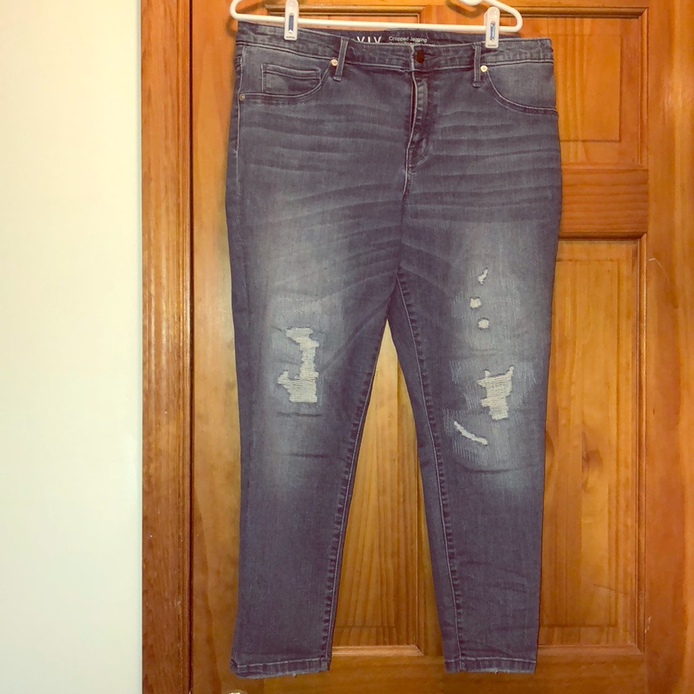 Ava & Viv distressed cropped jegging - like new